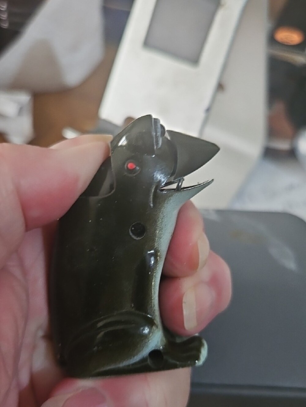 Frog Lighter - Picture 3 of 6